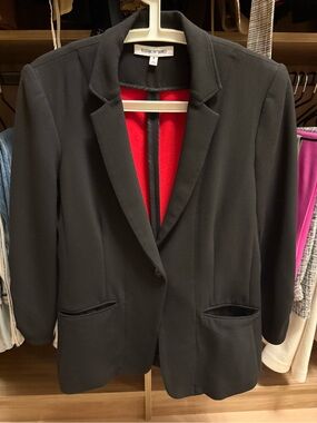 Elizabeth and James black blazer / tailored Jacket, Size US 8.